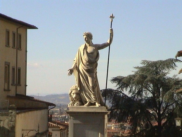 In origine il monumento di trovava in Piazza Grande